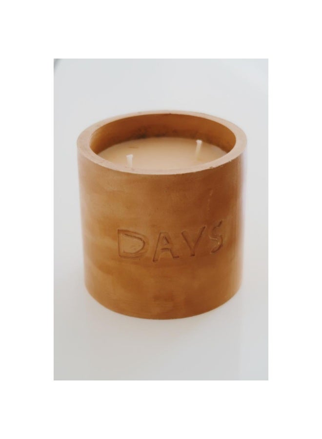 DAYS شمعة DAYS الفاخرة المصنوعة يدويًا - وعاء صديق للبيئة ذو طابع ترابي - Image 4